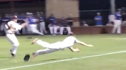 Texas recruit sacrifices body for diving catch