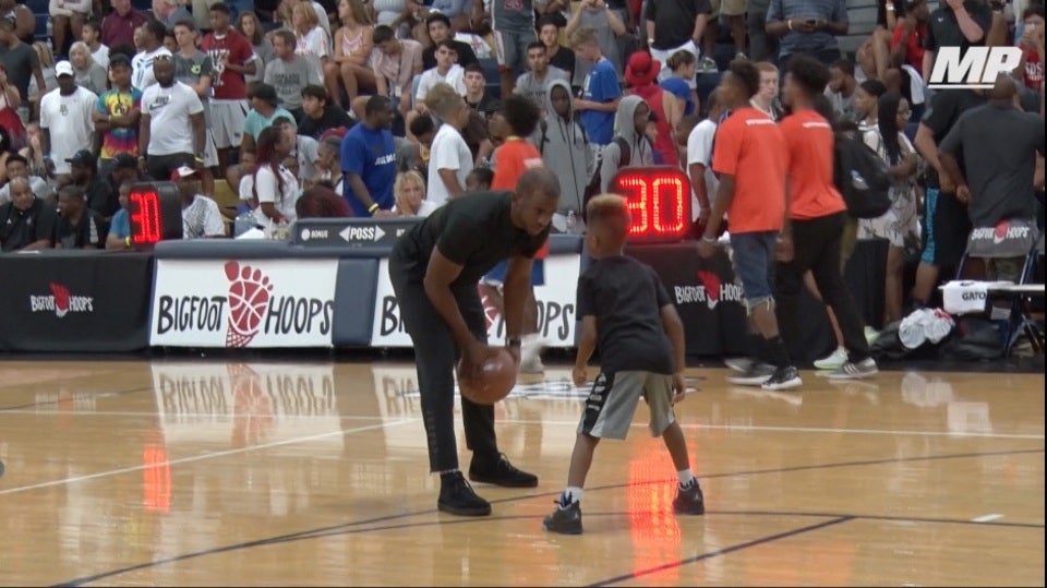 Chris Paul plays son in Las Vegas