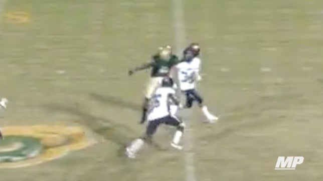Without a doubt it will be featured on our Top Catches of the Week, but the real question is where it will land on our Top Plays of the Week. Jaylen James of Acadiana (LA) makes a name for himself with this incredible touchdown catch and run.