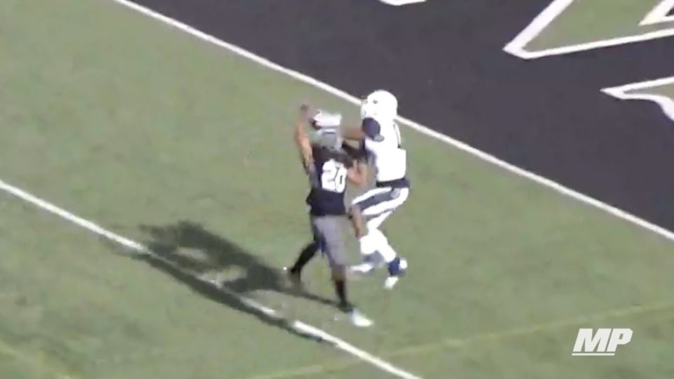 5-star Texas recruit manhandles defender