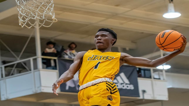 Highlights of 4-star guard Terquavion Smith as he leads Farmville Central to a perfect season.