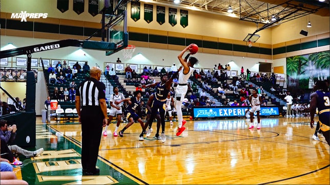 Highlights of Dynamic Prep's (Irving, TX) 72-69 win over Dream City Christian (Glendale, AZ) at the Chick-Fil-A Classic.