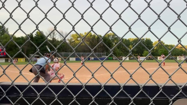 Griffin stepped into the box with 2 runners on to send this one over the left-field fence for a 3 run Home run