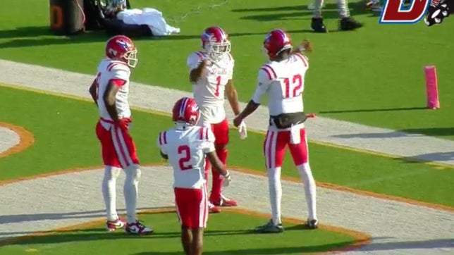 Highlights of No. 3 Duncanville's (TX) 42-20 win over The Woodlands (TX) in the third round of the 6A Division 1 playoffs. Alabama-bound quarterback Keelon Russell completed 22 of 26 passes for 440 yards and six touchdowns. Oregon-bound wide receiver Dakorien Moore had 12 receptions for 226 yards and four scores.