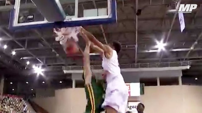 Tampa Catholic's (FL) 5-star forward Kevin Knox throws down a nasty jam in the U17 FIBA semifinals against Lithuania.

Courtesy of FIBA.