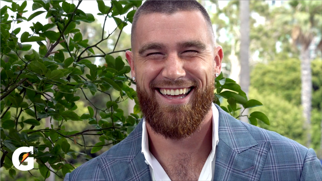 Kansas City Chiefs starting tight end Travis Kelce sits down with Chris Stonebraker of MaxPreps at the Gatorade Athlete of the Year awards ceremony.