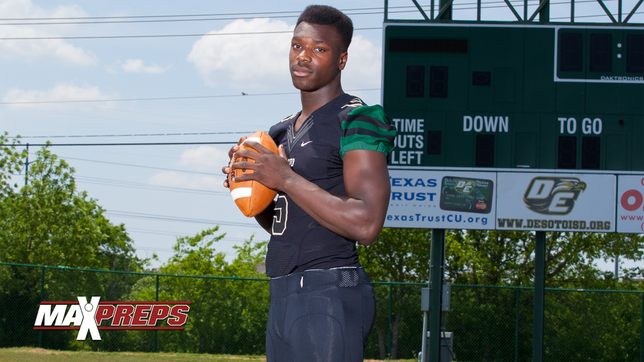 http://www.maxpreps.com/high-schools/desoto-eagles-(de-soto,tx)/football/photos/full_size.htm?photogalleryid=99f7727b-9009-4898-97bc-9e236ce23605

DeSoto (TX) got their 4-Star junior QB back just in time for the playoffs. After sitting out all but two games in the regular season Tristen Wallace appeared in the first round of the UIL Texas 6A D1 playoffs against Coppell and had 180 yards on the ground to go along with three touchdowns in their 51-35 win.
