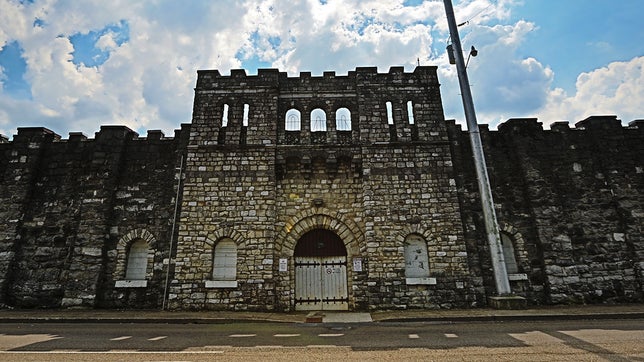 View images by photographer Randy Sartin of Bristol Municipal Stadium, which is the home football field for Tennessee High School.