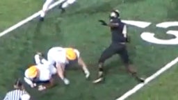 4-star WR jukes defenders into each other