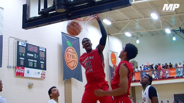 Highlights of Hillcrest Hoops' (AZ) five-star center DeAndre Ayton (California Supreme) at the 2016 Nike EYBL Peach Jam. 

He's the No. 1 overall recruit in the 2017 class.