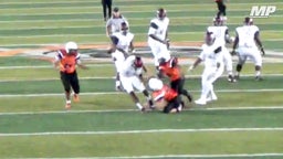 Illinois commit escapes sack for long TD run