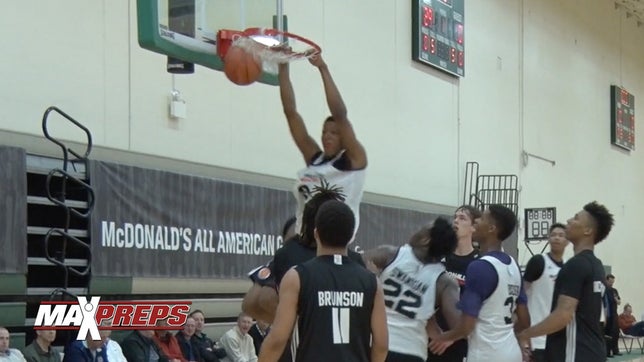 The West team practicing before the 2015 McDonald's All American game.