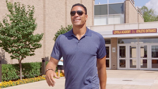 Huddle up with Tony Gonzalez - Presented by Motorola