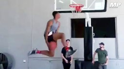 Shaq's son dunks between the legs