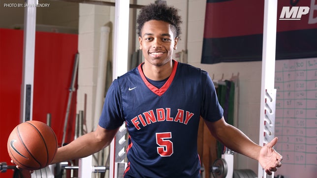 Highlights of Findlay Prep's (NV) 5-Star power forward P.J. Washington from the 2016 Nike EYBL Peach Jam.

Washington was playing for Team Penny.