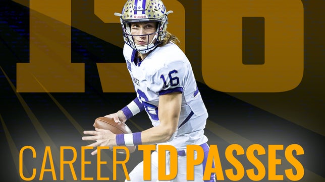 Trevor Lawrence breaks Deshaun Watson's career touchdown record
Carterville's highly-touted quarterback is now the Georgia touchdown passing career leader. 156 for his career on this throw.