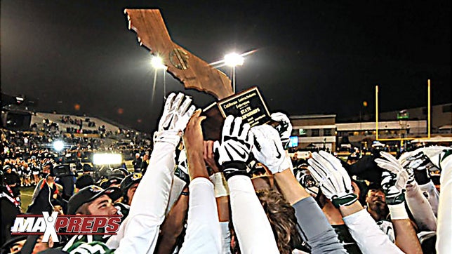 De La Salle pulls of the 28-21 victory over Centennial in the CA Division 1 Open State Championship.