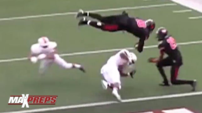 Dominique Robinson (McKinley, OH) runs to the left and flips into the end zone for the game winning score with 20 seconds left against rival Washington, OH.