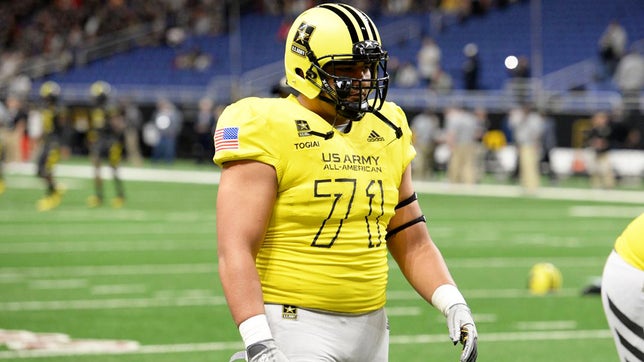 Senior highlights of Highlands' (ID) 4-star defensive tackle Tommy Togiai.