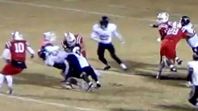 Senior middle linebacker TD Blackmon from Tennessee has a huge hit on 4th down