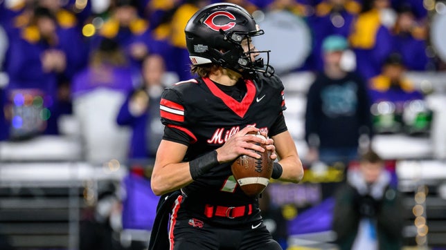 Senior season highlights of Camas' (WA) starting quarterback Jake Davidson. He led the state throwing for 3,711 yards and 53 touchdowns.
