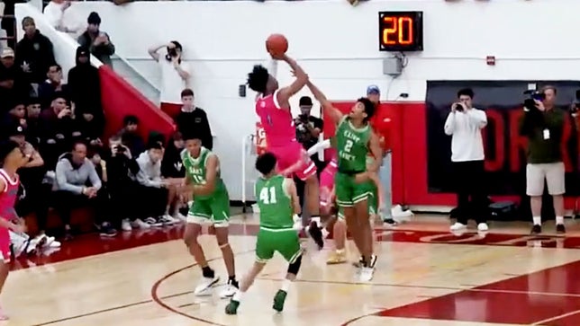 Highlights of San Ysidro's (CA) Mikey Williams, the No. 1 freshman in high school basketball. He goes for 39 points in a 89-82 loss to St. Mary's (AZ) in the Holiday Classic.