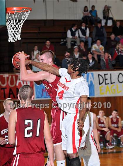 Thumbnail 2 in San Juan vs. Bear River (Kendall Arnett Tournament) photogallery.