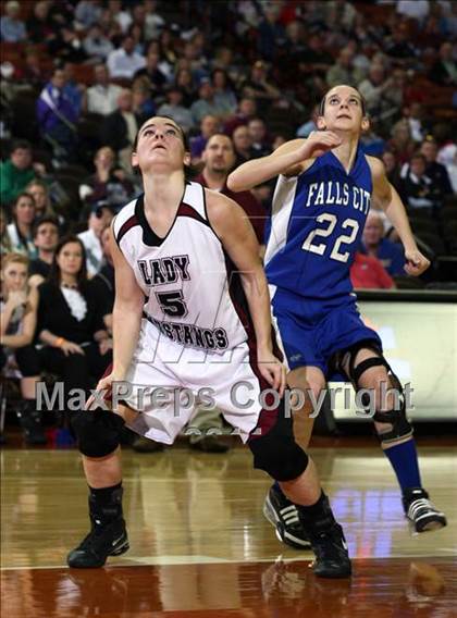 Thumbnail 2 in Martins Mill vs. Falls City (UIL 1A Semifinal) photogallery.