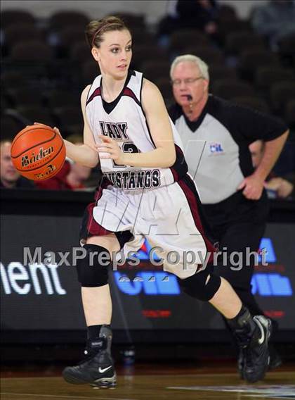 Thumbnail 2 in Martins Mill vs. Falls City (UIL 1A Semifinal) photogallery.