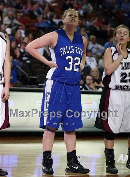 Thumbnail 2 in Martins Mill vs. Falls City (UIL 1A Semifinal) photogallery.