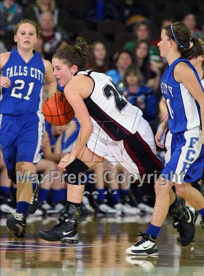 Thumbnail 2 in Martins Mill vs. Falls City (UIL 1A Semifinal) photogallery.