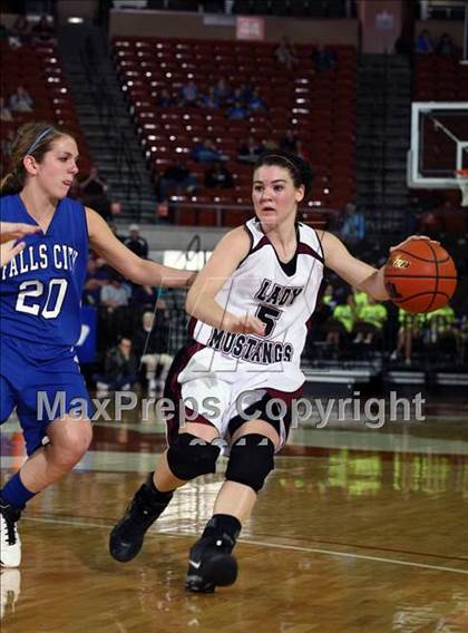 Thumbnail 1 in Martins Mill vs. Falls City (UIL 1A Semifinal) photogallery.