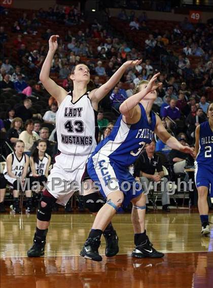 Thumbnail 3 in Martins Mill vs. Falls City (UIL 1A Semifinal) photogallery.