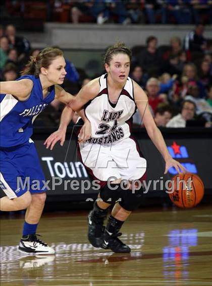 Thumbnail 2 in Martins Mill vs. Falls City (UIL 1A Semifinal) photogallery.