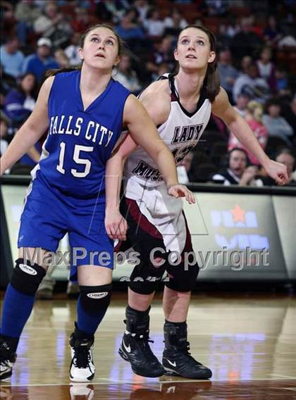 Thumbnail 3 in Martins Mill vs. Falls City (UIL 1A Semifinal) photogallery.