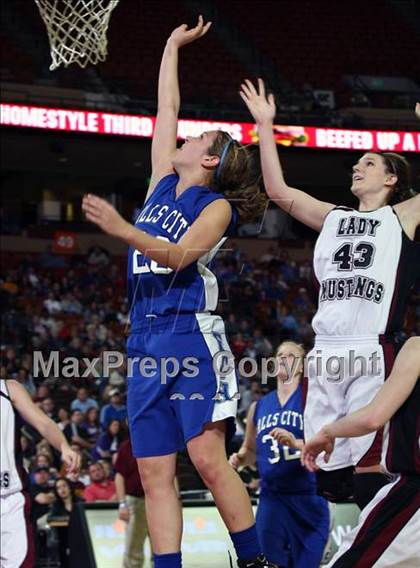 Thumbnail 1 in Martins Mill vs. Falls City (UIL 1A Semifinal) photogallery.