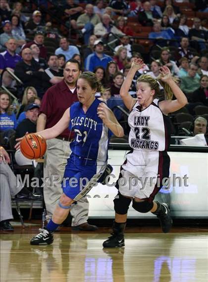 Thumbnail 1 in Martins Mill vs. Falls City (UIL 1A Semifinal) photogallery.