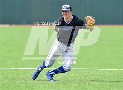 Thumbnail 2 in Beckville vs. Gunter (UIL 3A Region 2 Semifinal) photogallery.