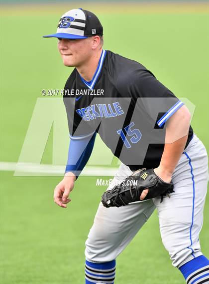 Thumbnail 3 in Beckville vs. Gunter (UIL 3A Region 2 Semifinal) photogallery.