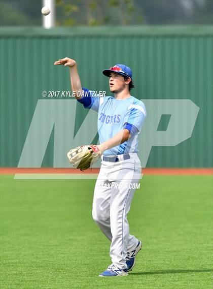 Thumbnail 3 in Beckville vs. Gunter (UIL 3A Region 2 Semifinal) photogallery.