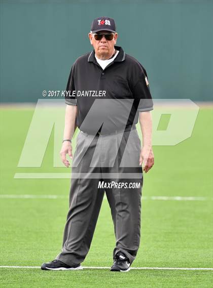 Thumbnail 1 in Beckville vs. Gunter (UIL 3A Region 2 Semifinal) photogallery.