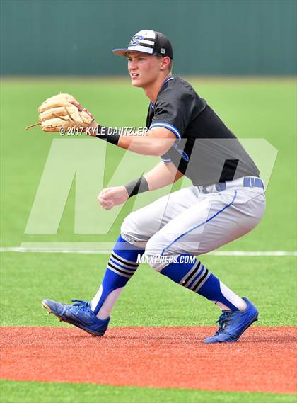 Thumbnail 3 in Beckville vs. Gunter (UIL 3A Region 2 Semifinal) photogallery.