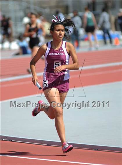 Thumbnail 1 in 2011 Herb Wyre Relays @ Antelope Valley College photogallery.