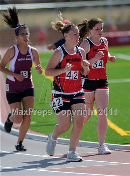 Thumbnail 1 in 2011 Herb Wyre Relays @ Antelope Valley College photogallery.