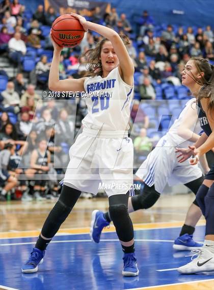 Thumbnail 2 in Fremont vs. Hunter (UHSAA 6A 1st Round) photogallery.