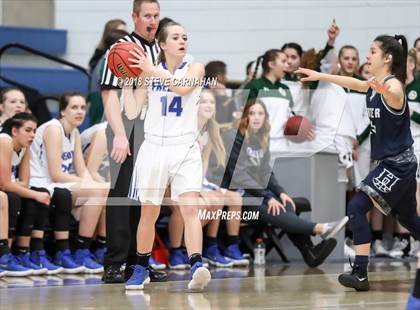 Thumbnail 3 in Fremont vs. Hunter (UHSAA 6A 1st Round) photogallery.