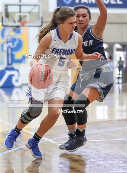Thumbnail 2 in Fremont vs. Hunter (UHSAA 6A 1st Round) photogallery.