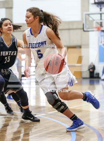 Thumbnail 3 in Fremont vs. Hunter (UHSAA 6A 1st Round) photogallery.