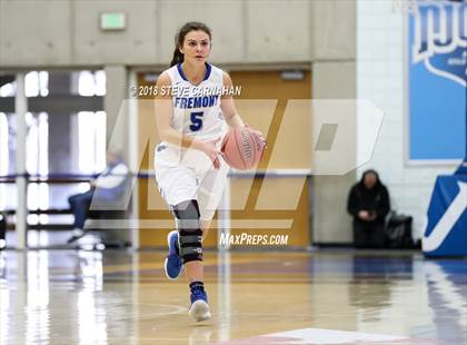 Thumbnail 2 in Fremont vs. Hunter (UHSAA 6A 1st Round) photogallery.
