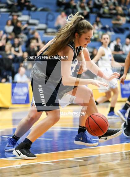 Thumbnail 3 in Fremont vs. Hunter (UHSAA 6A 1st Round) photogallery.